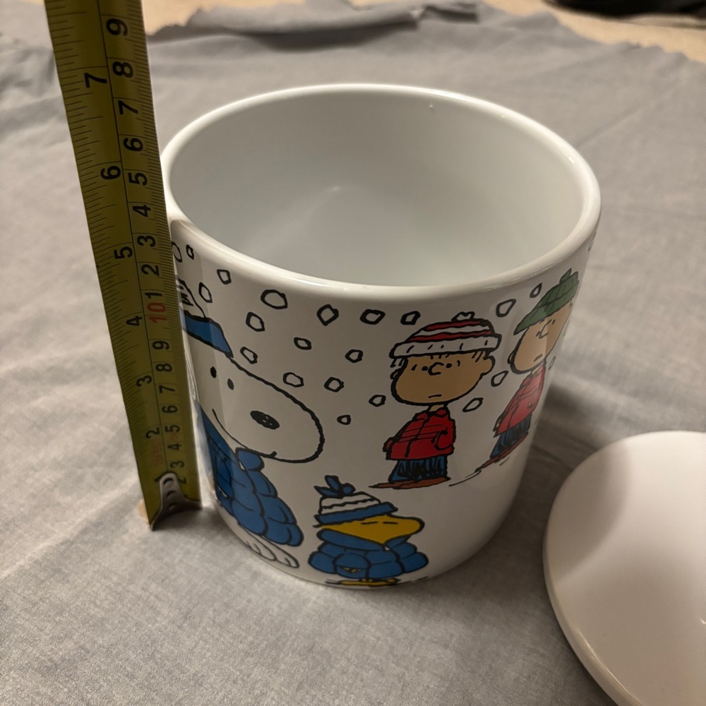 Peanuts White Ceramic Container - Picture 3 of 5